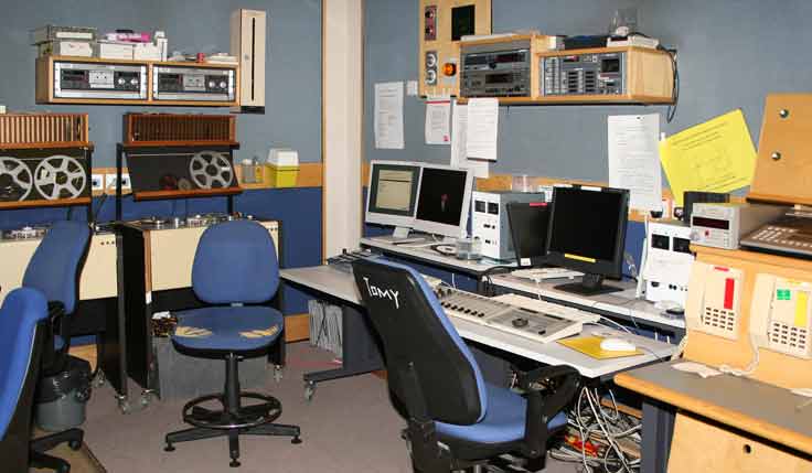 Later photo of  back of cubcile